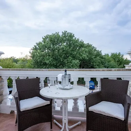 Casa de hóspedes Restaurant & Nino Porat (Krk)