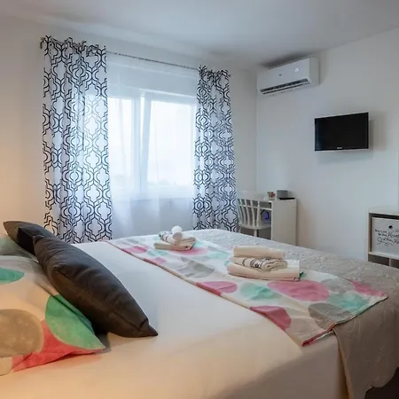 Restaurant & Nino Gostinjska kuća *